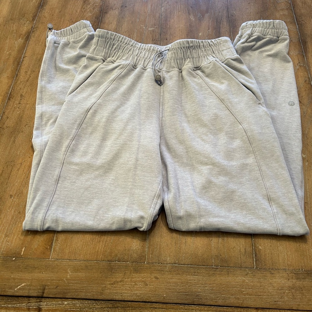Lululemon joggers. Gray. Size 6
